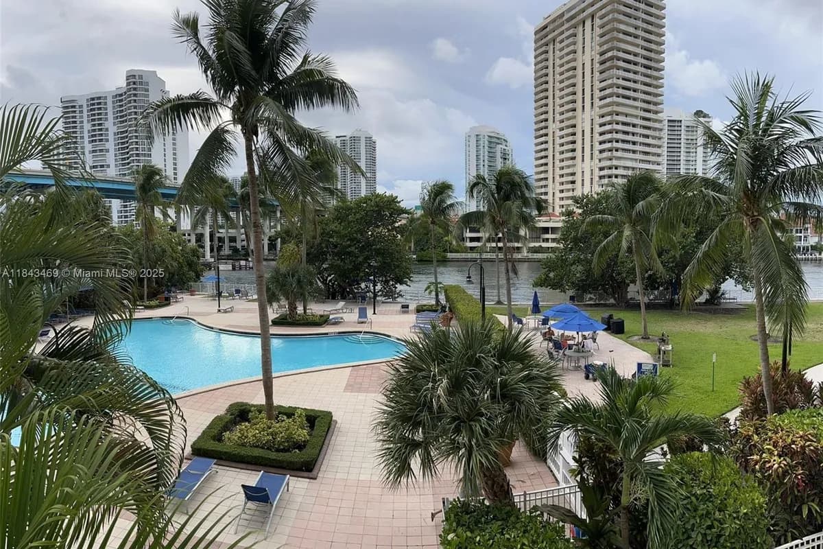 19390 Collins Ave # 207, Sunny Isles Beach FL 33160