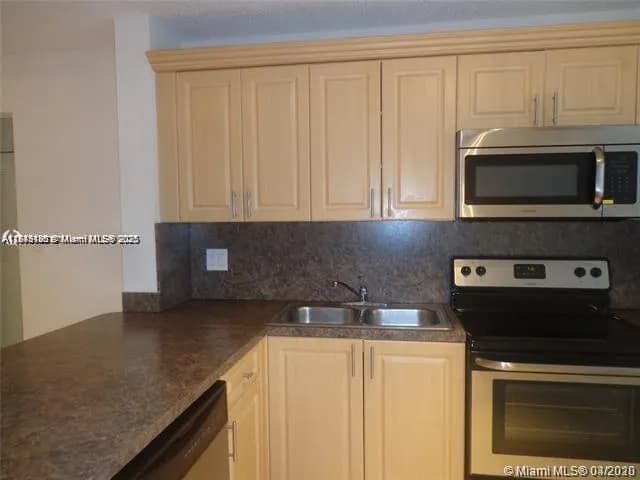 2276 SW 81st Ave # 2276, Miramar FL 33025