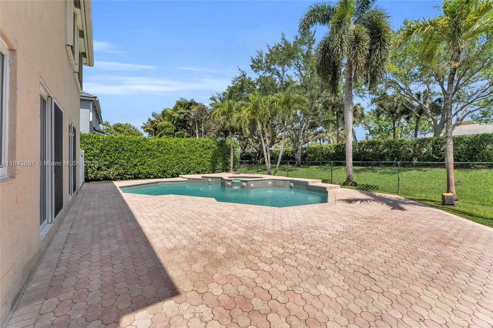 16831 SW 6th St, Pembroke Pines FL 33027