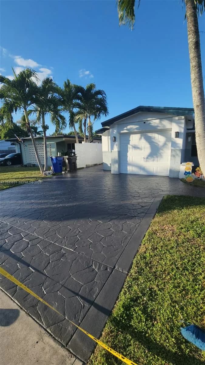 3617 NW 37th St, Lauderdale Lakes FL 33309