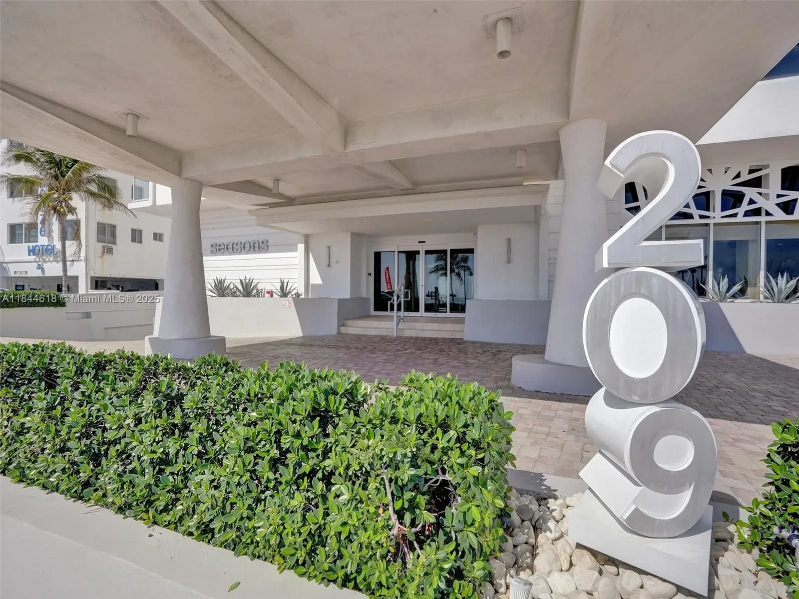 209 N Fort Lauderdale Beach Blvd # 2E, Fort Lauderdale FL 33304
