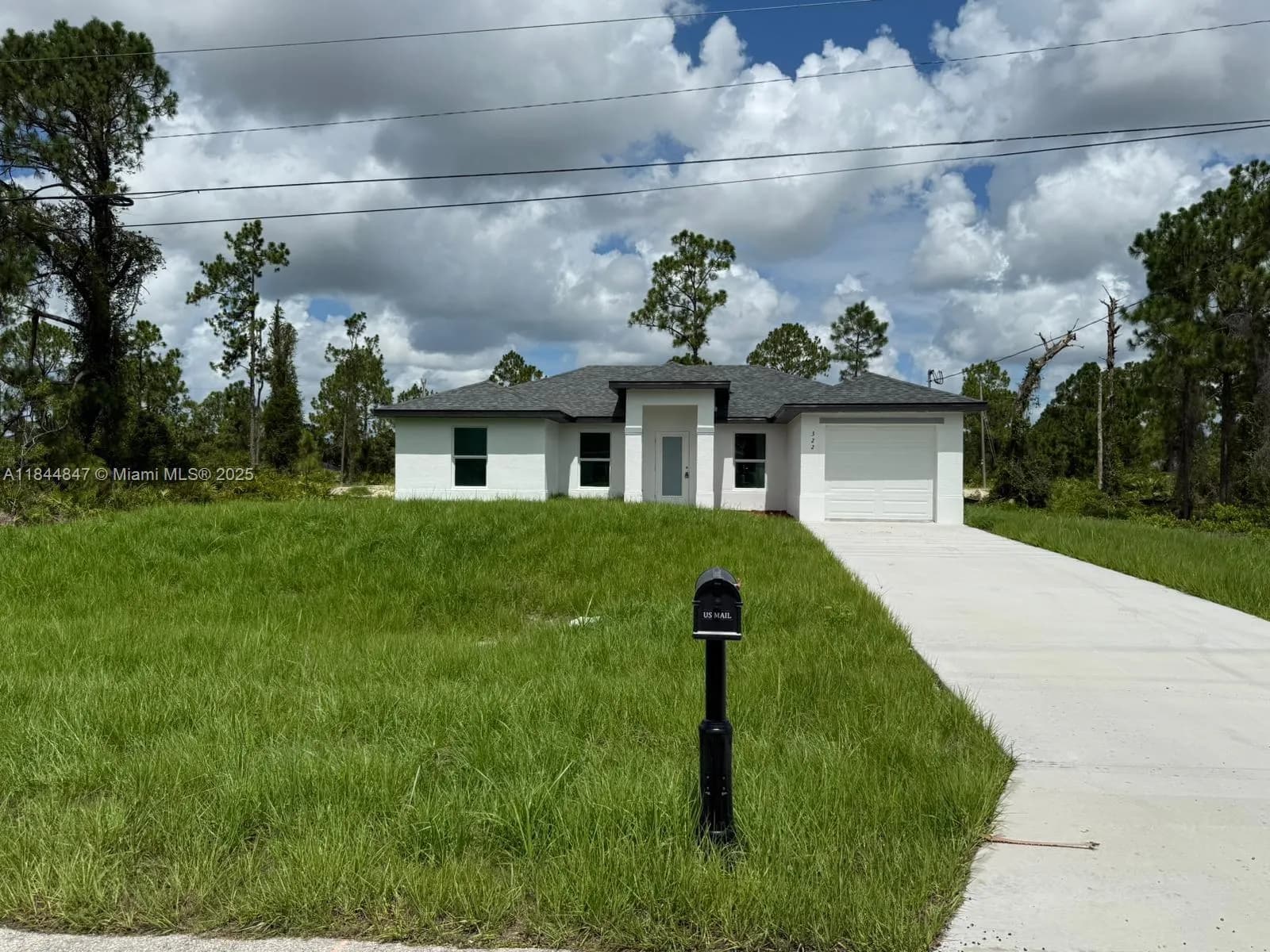 322 McArthur, Lehigh Acres FL 33974