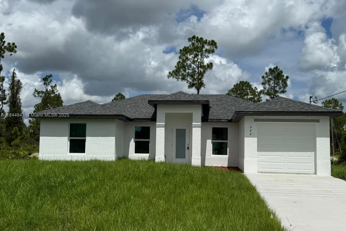 322 McArthur, Lehigh Acres FL 33974