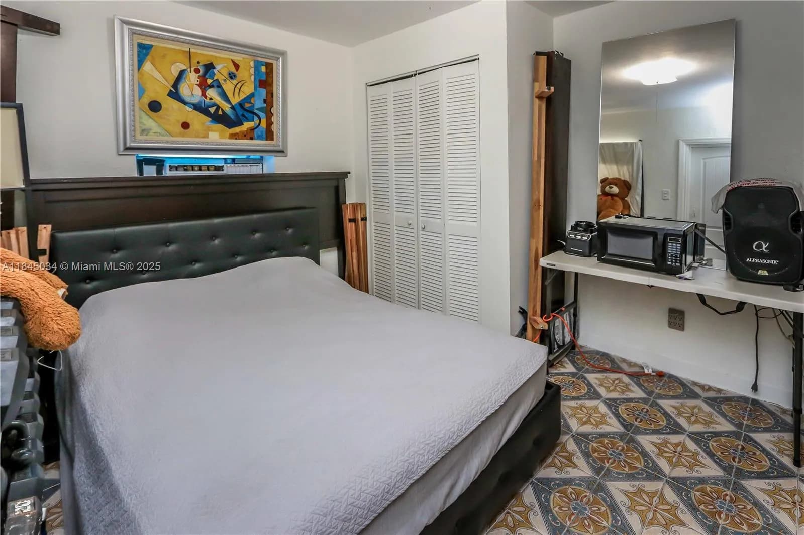 190 W 33rd St, Hialeah FL 33012