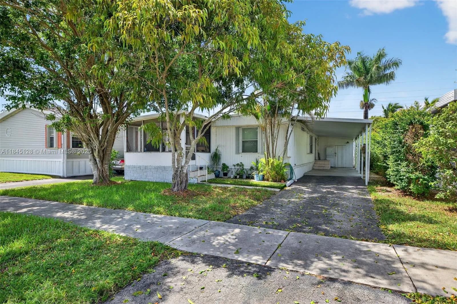 2430 SW 53rd St, Dania Beach FL 33312