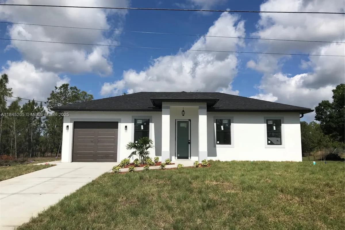 919 Glenn Ave, Lehigh Acres FL 33972