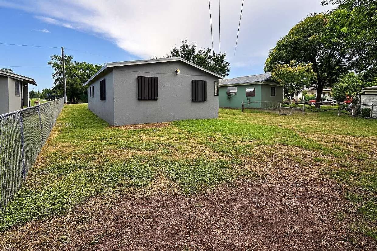 2231 NW 9th Ct, Fort Lauderdale FL 33311