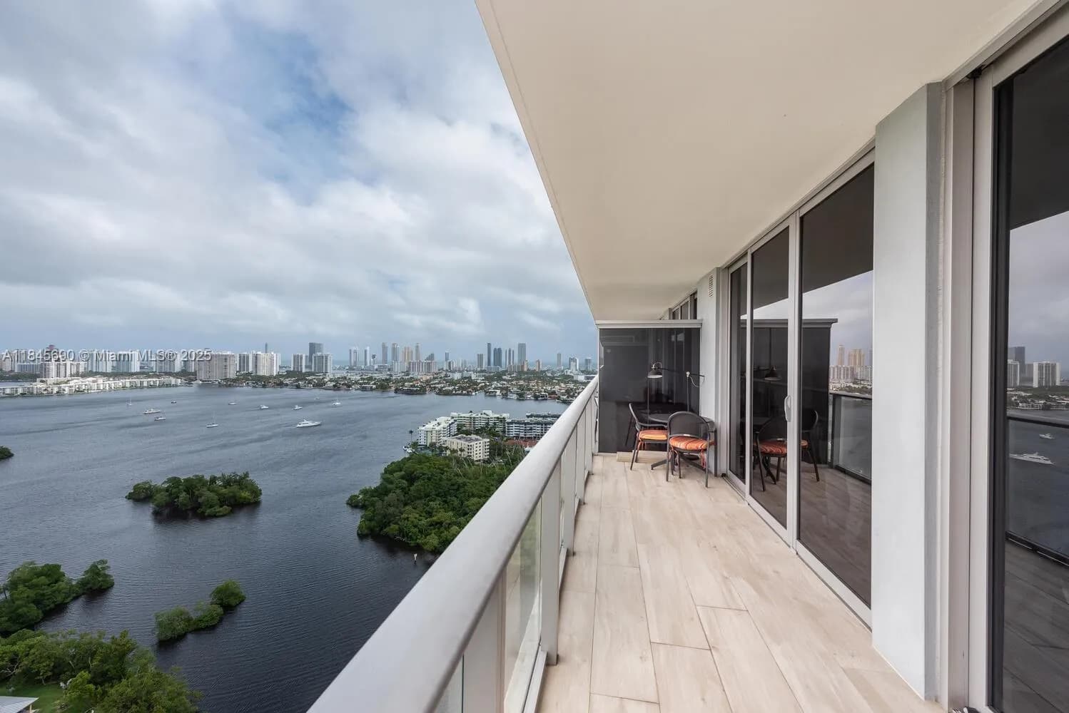 2 bedroom 2 bath for sale at 16385 Biscayne Blvd # 2904, North Miami Beach FL 33160
