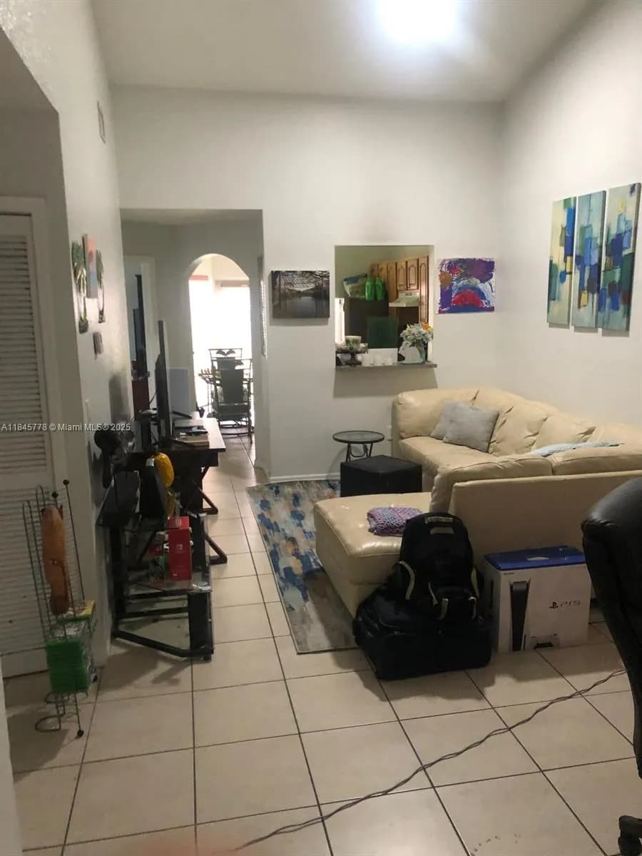 31 NE 13th Ave # 5, Homestead FL 33033