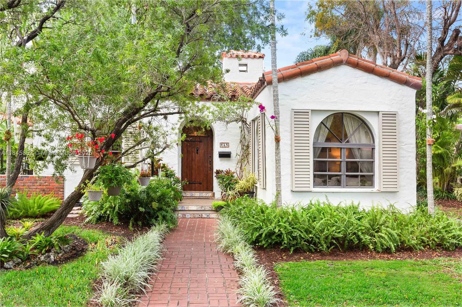 425 Cadagua Ave, Coral Gables FL 33146