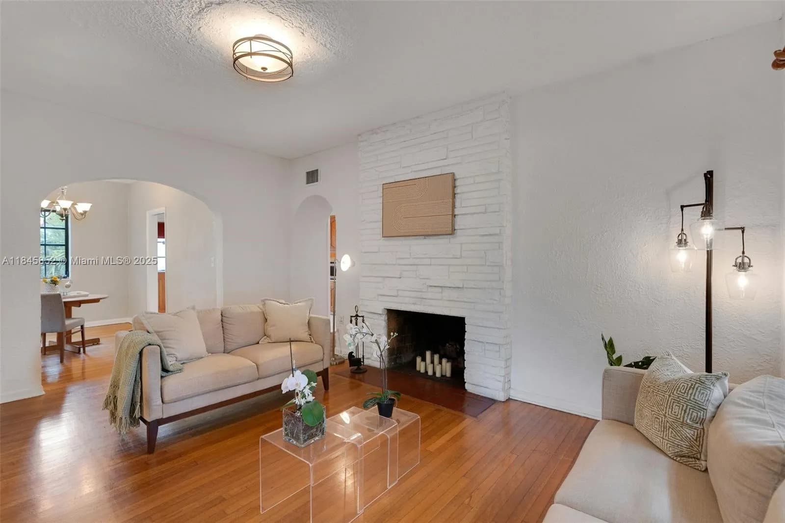 425 Cadagua Ave, Coral Gables FL 33146