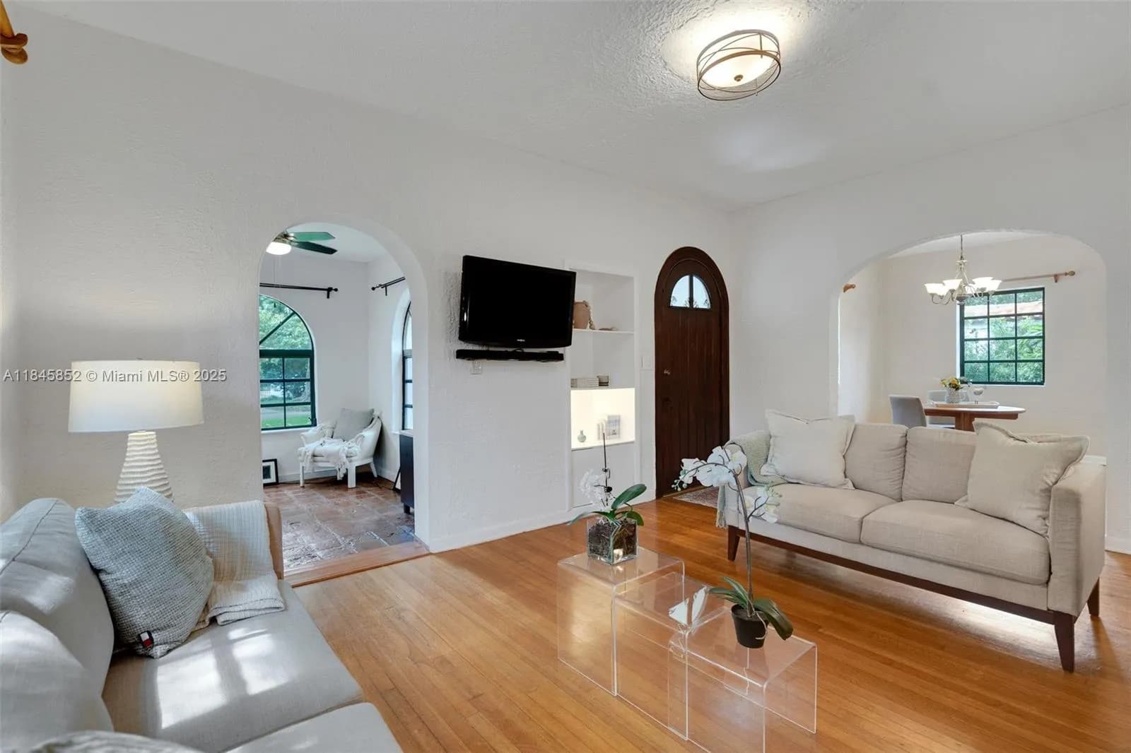 425 Cadagua Ave, Coral Gables FL 33146