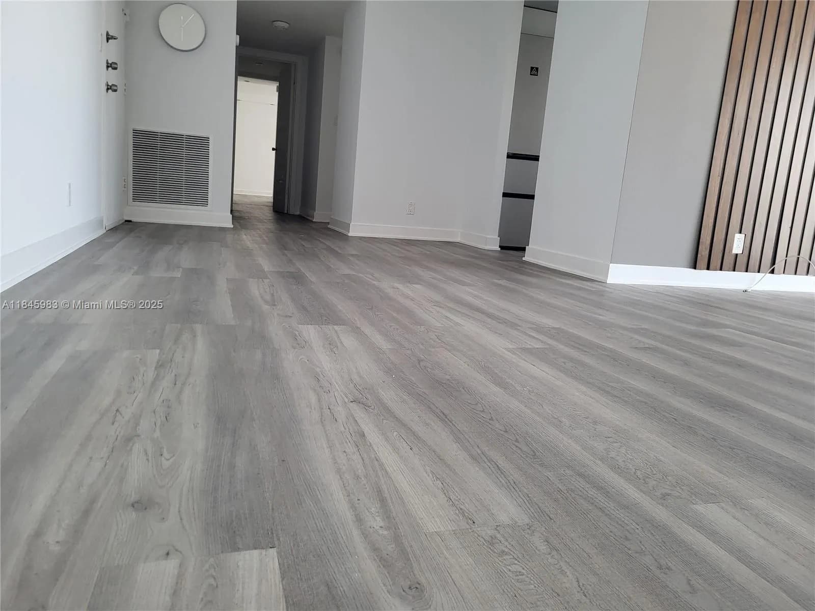 137 Golden Isles Dr # 1510, Hallandale Beach FL 33009