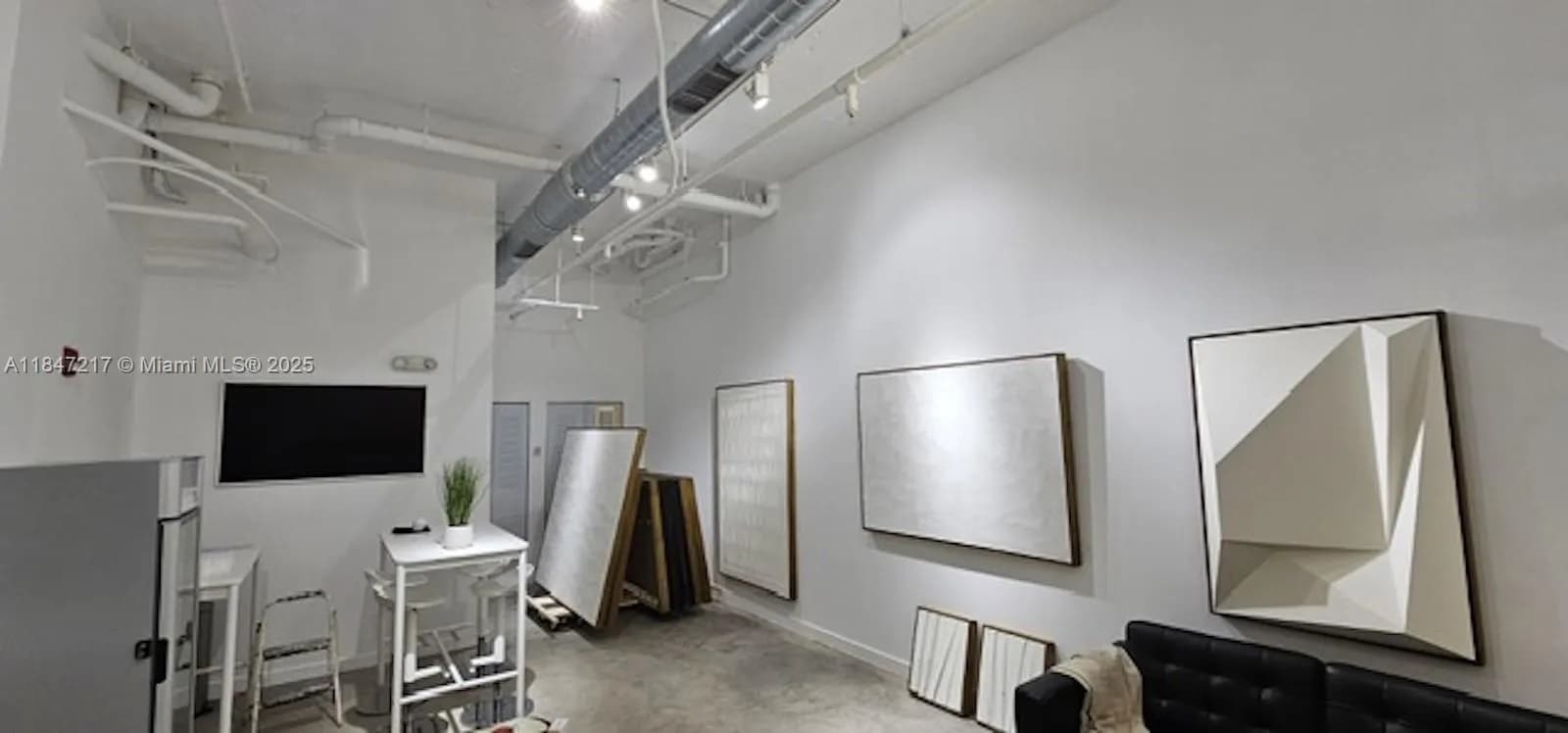 136 NW 26th St, Miami FL 33127