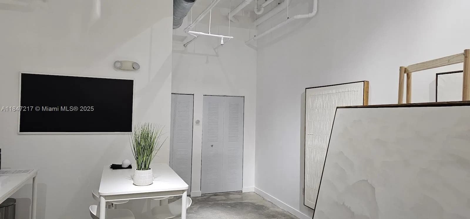 136 NW 26th St, Miami FL 33127