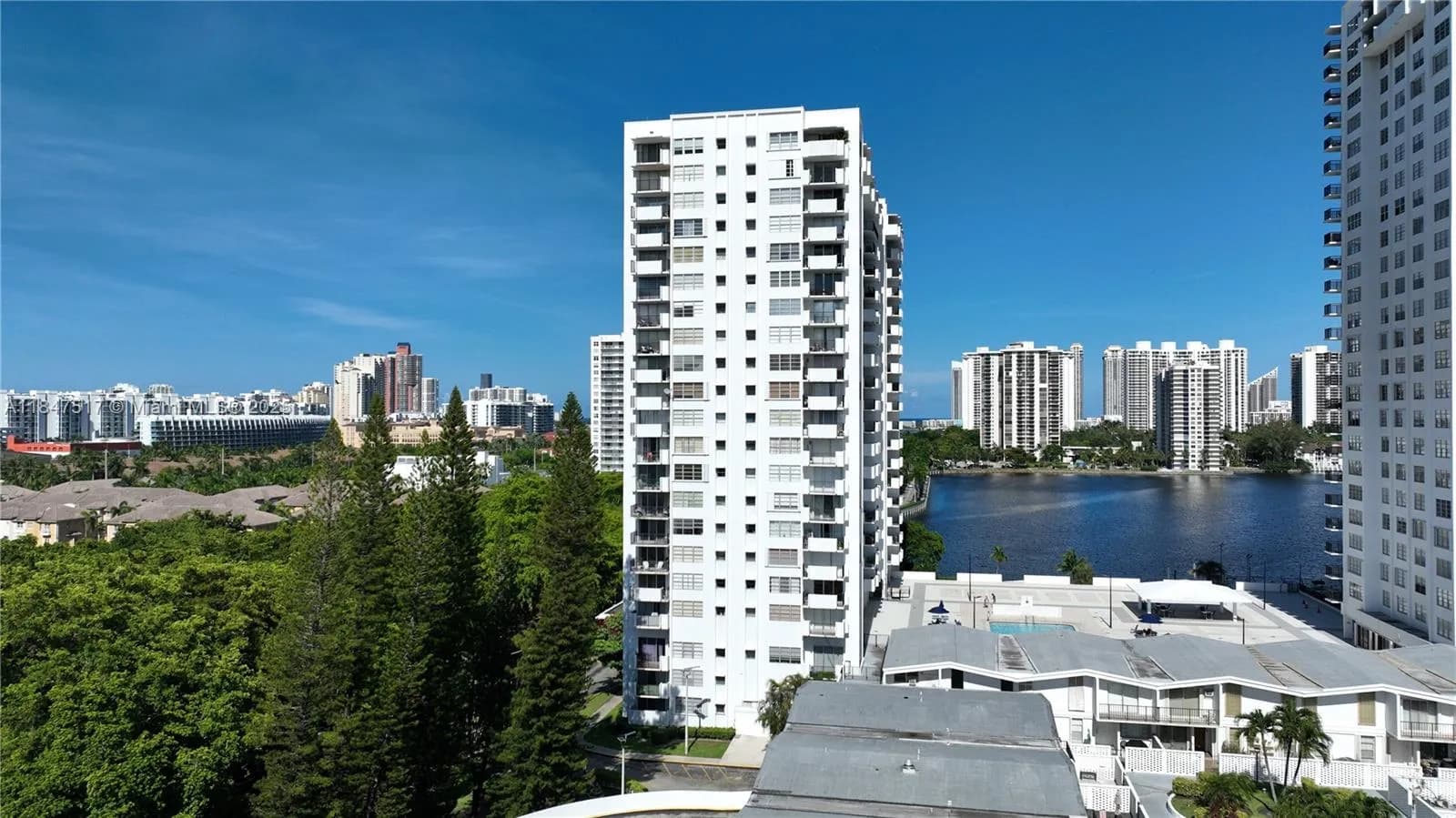 2780 NE 183rd St # 717, Aventura FL 33160