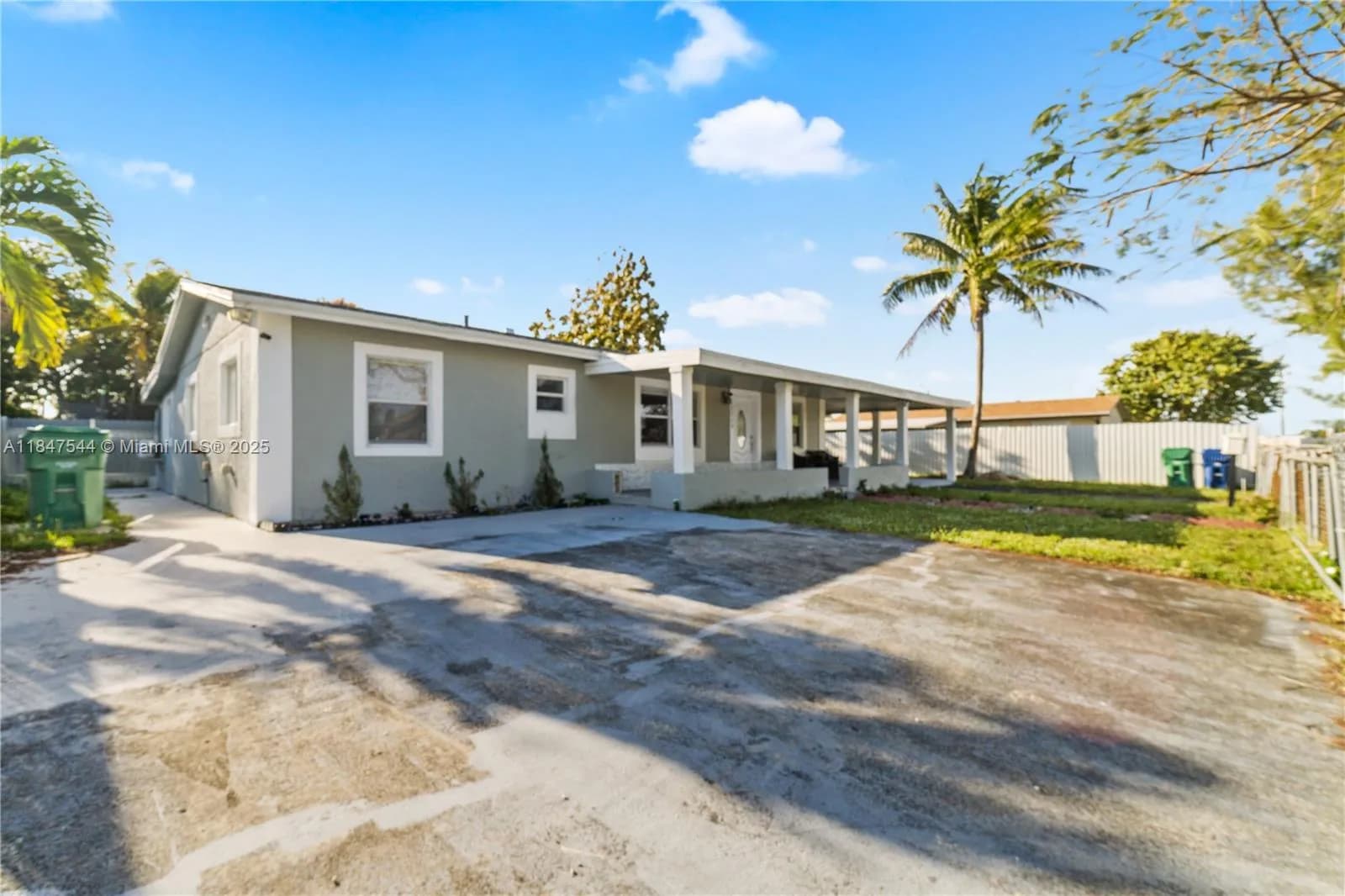 20340 NW 42nd Ave, Miami Gardens FL 33055