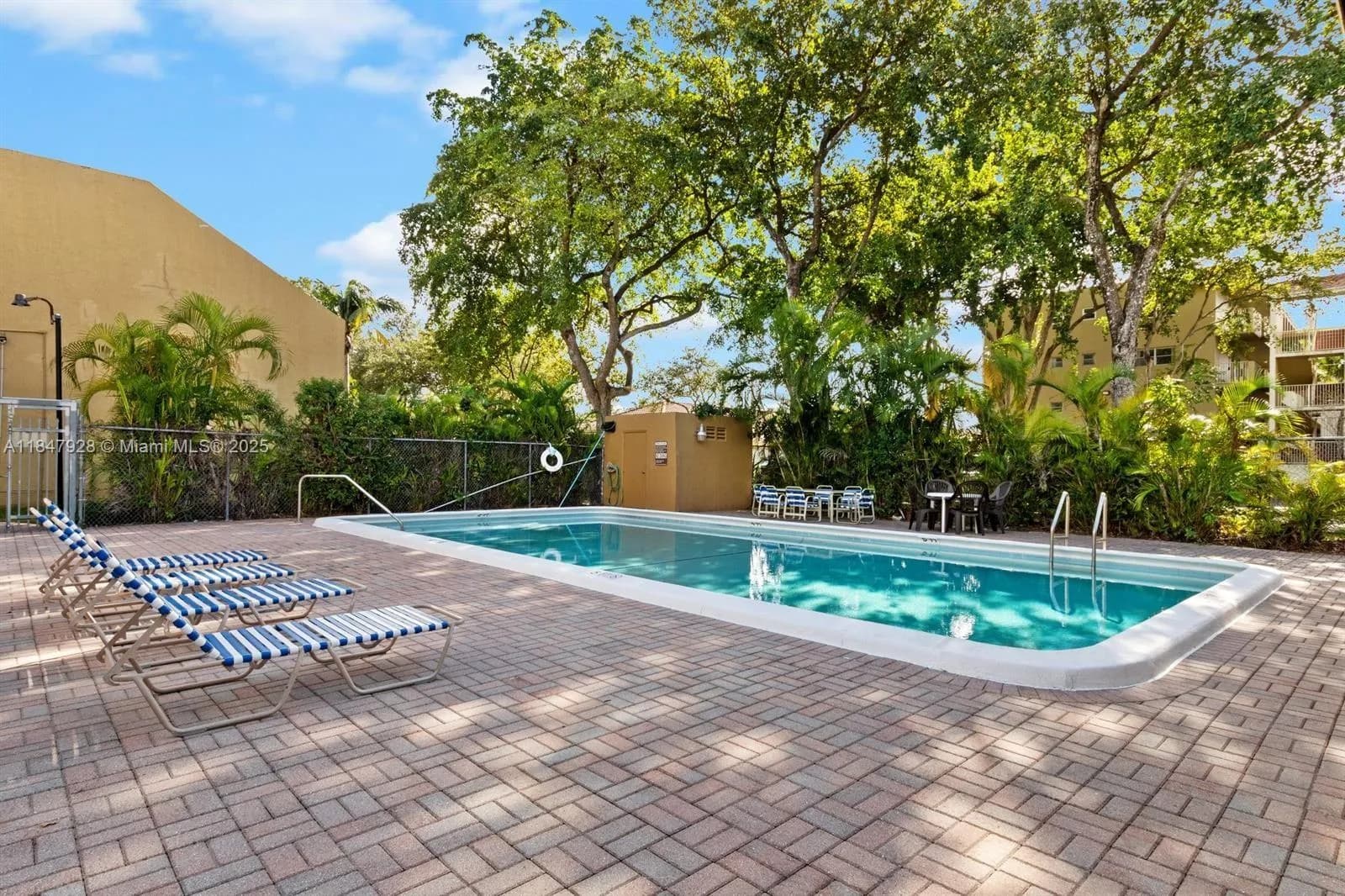 3174 N Pine Island Rd, Sunrise FL 33351