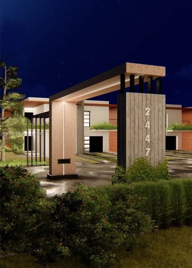 2447 Pierce St, Hollywood FL 33020