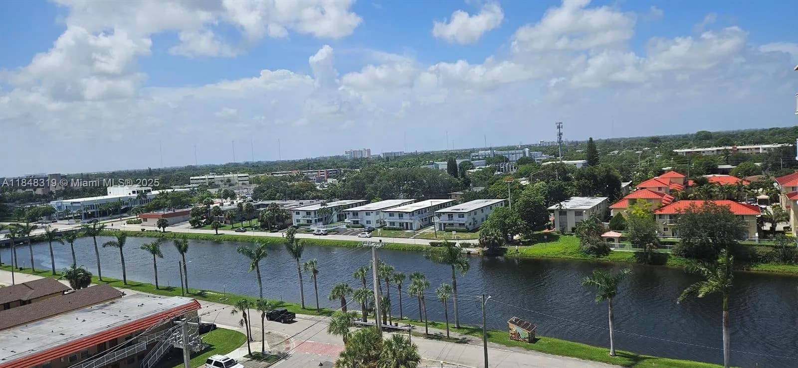 1 bedroom 1 bath for sale at 2025 NE 164th St # 914, North Miami Beach FL 33162