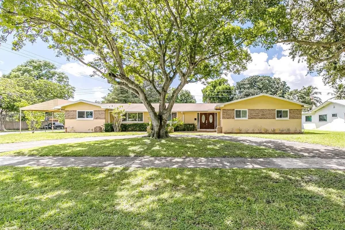 4800 Polk St, Hollywood FL 33021