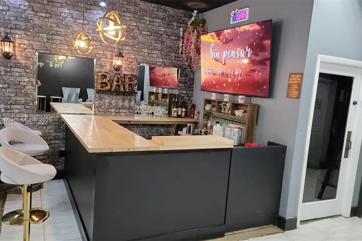 5220 Coconut Creek Pkwy, Margate FL 33063