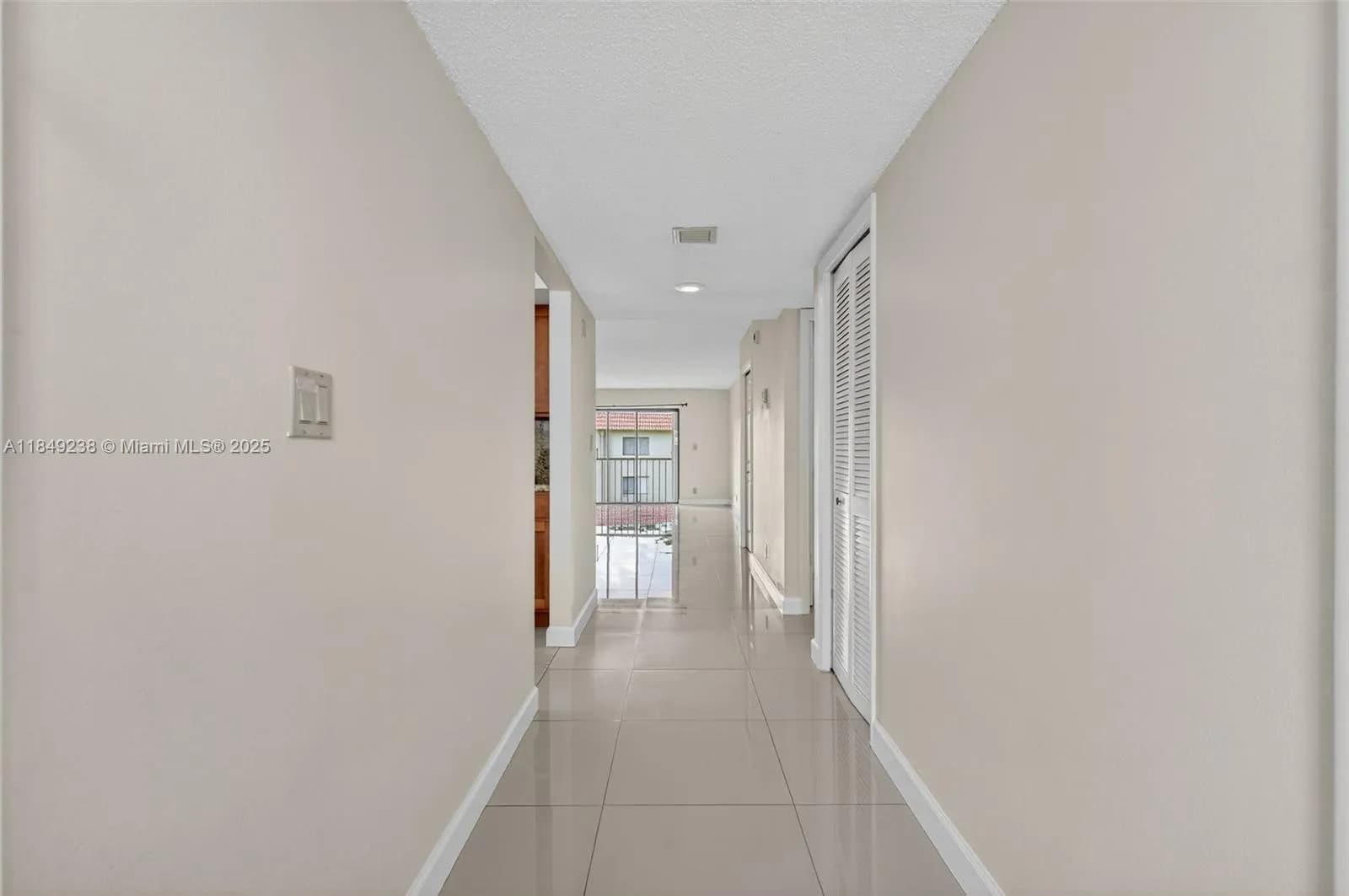 16210 Laurel Dr # 203, Weston FL 33326