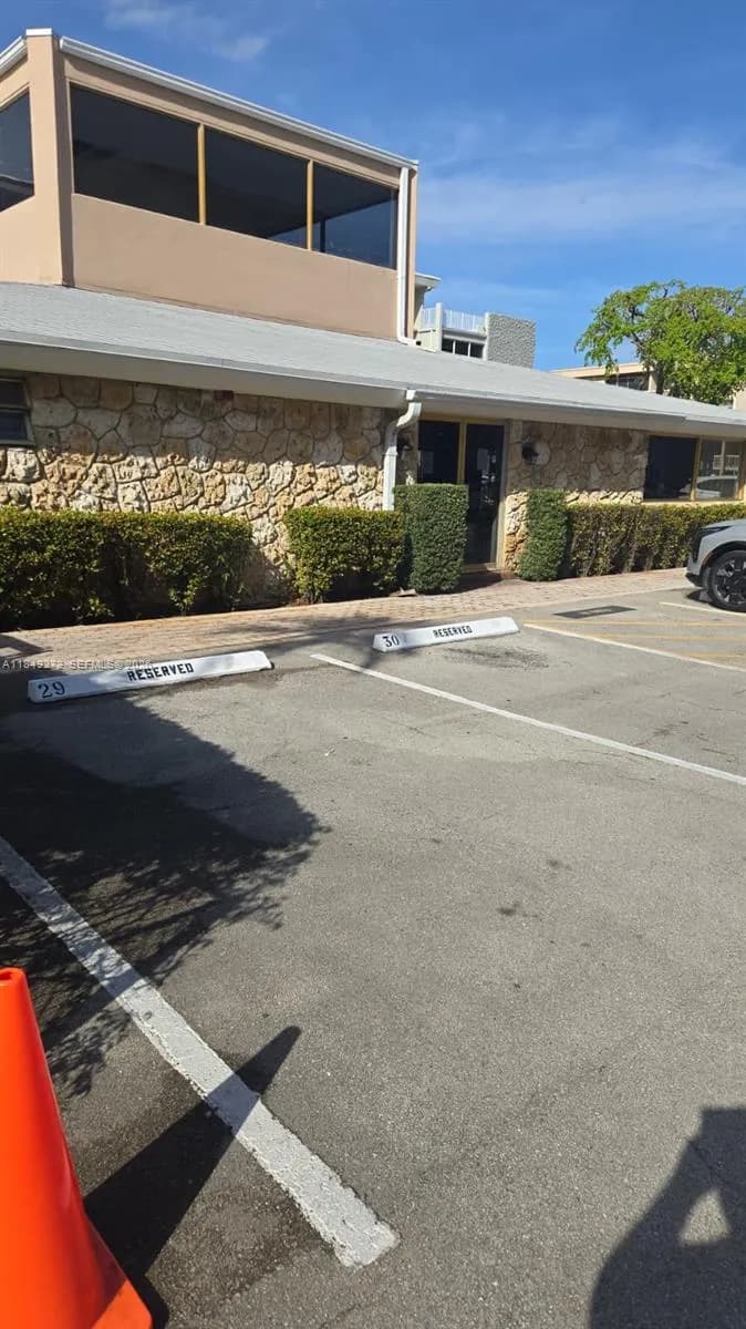 215 SE 3rd Ave # 403A, Hallandale Beach FL 33009