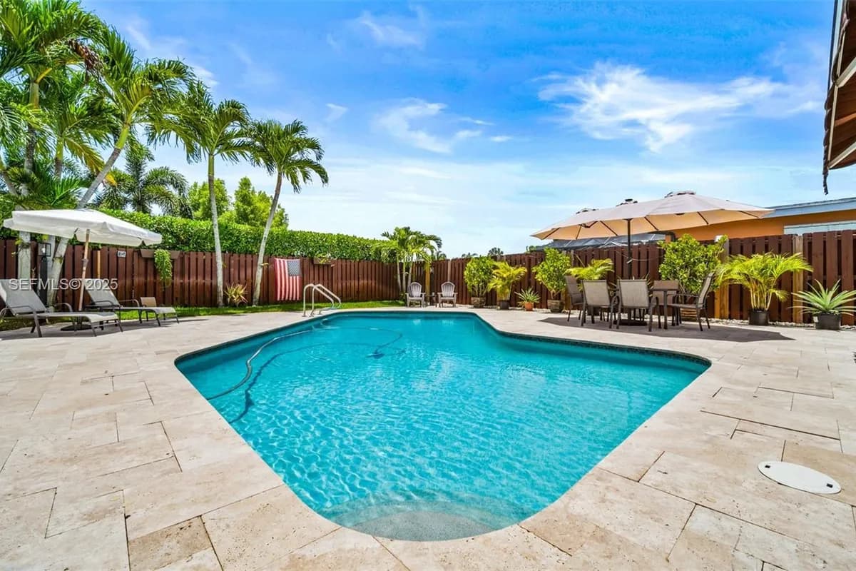 5212 Taft St, Hollywood FL 33021