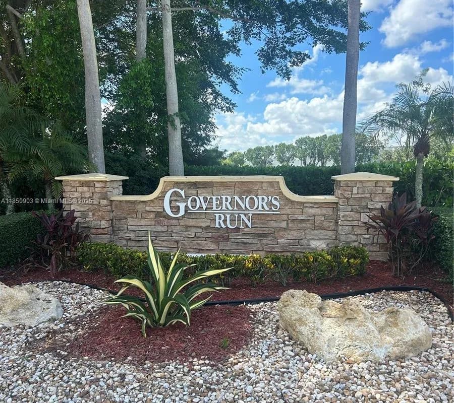 15868 NW 4th St, Pembroke Pines FL 33028