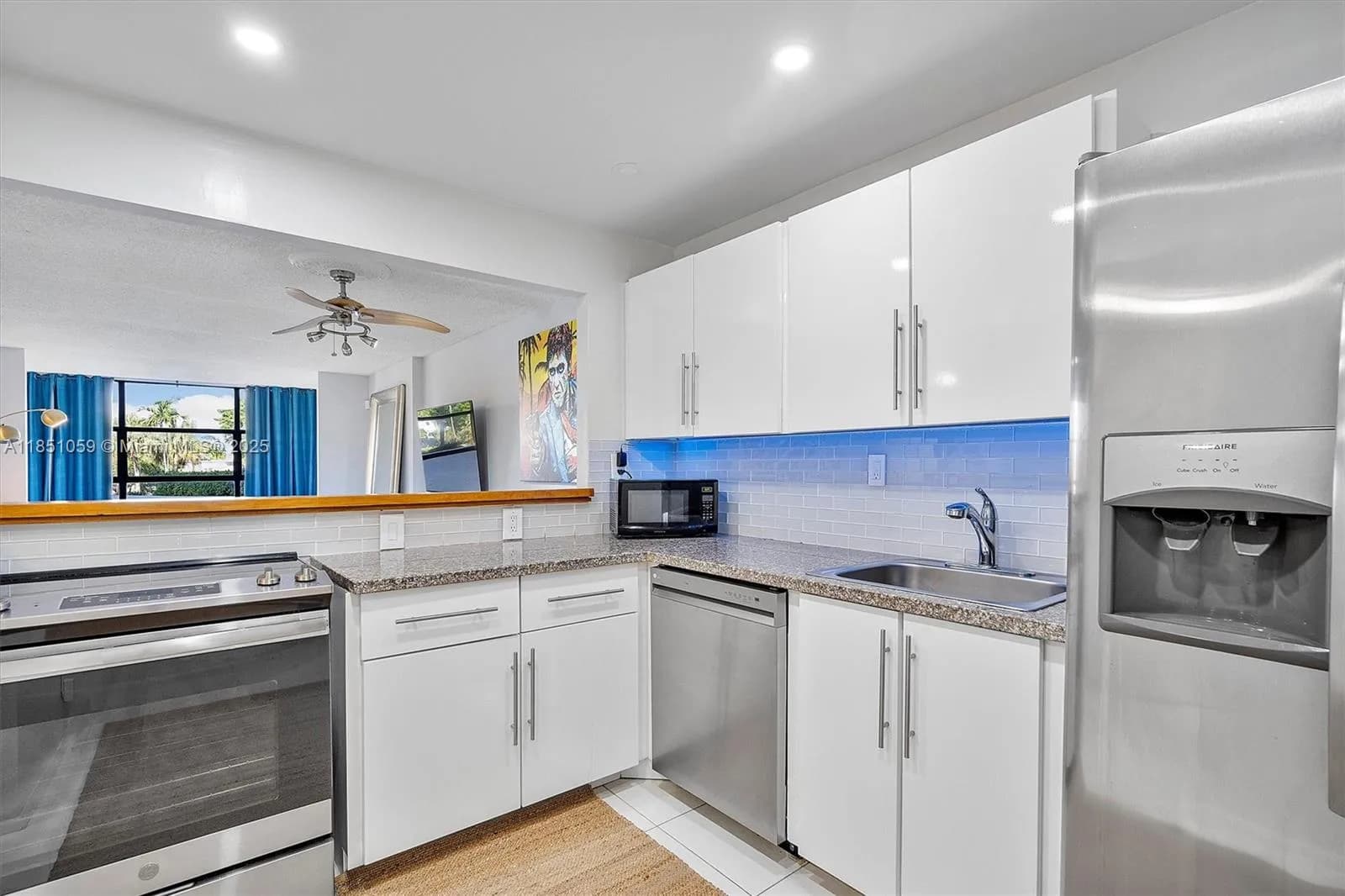 600 Parkview Dr # 227, Hallandale Beach FL 33009