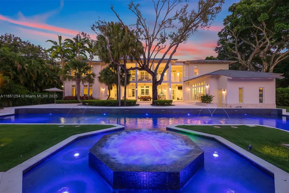 13580 SW 67th Ave, Pinecrest FL 33156