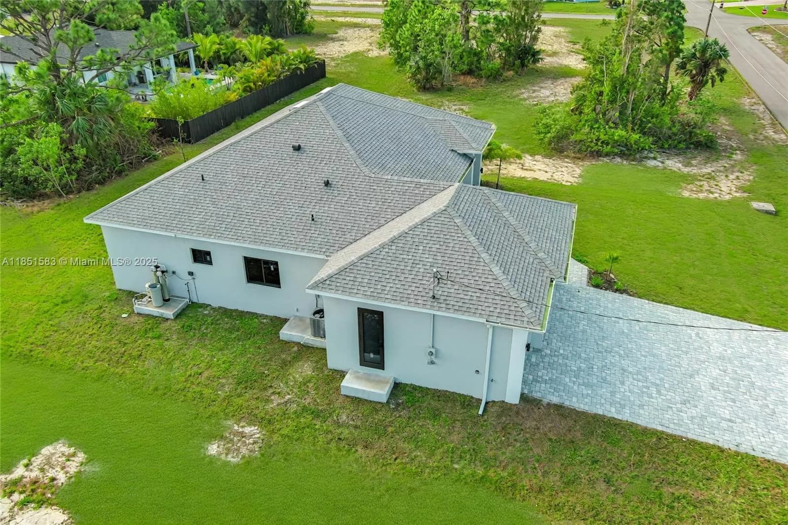 2751 NW 42nd PL, Cape Coral FL 33993