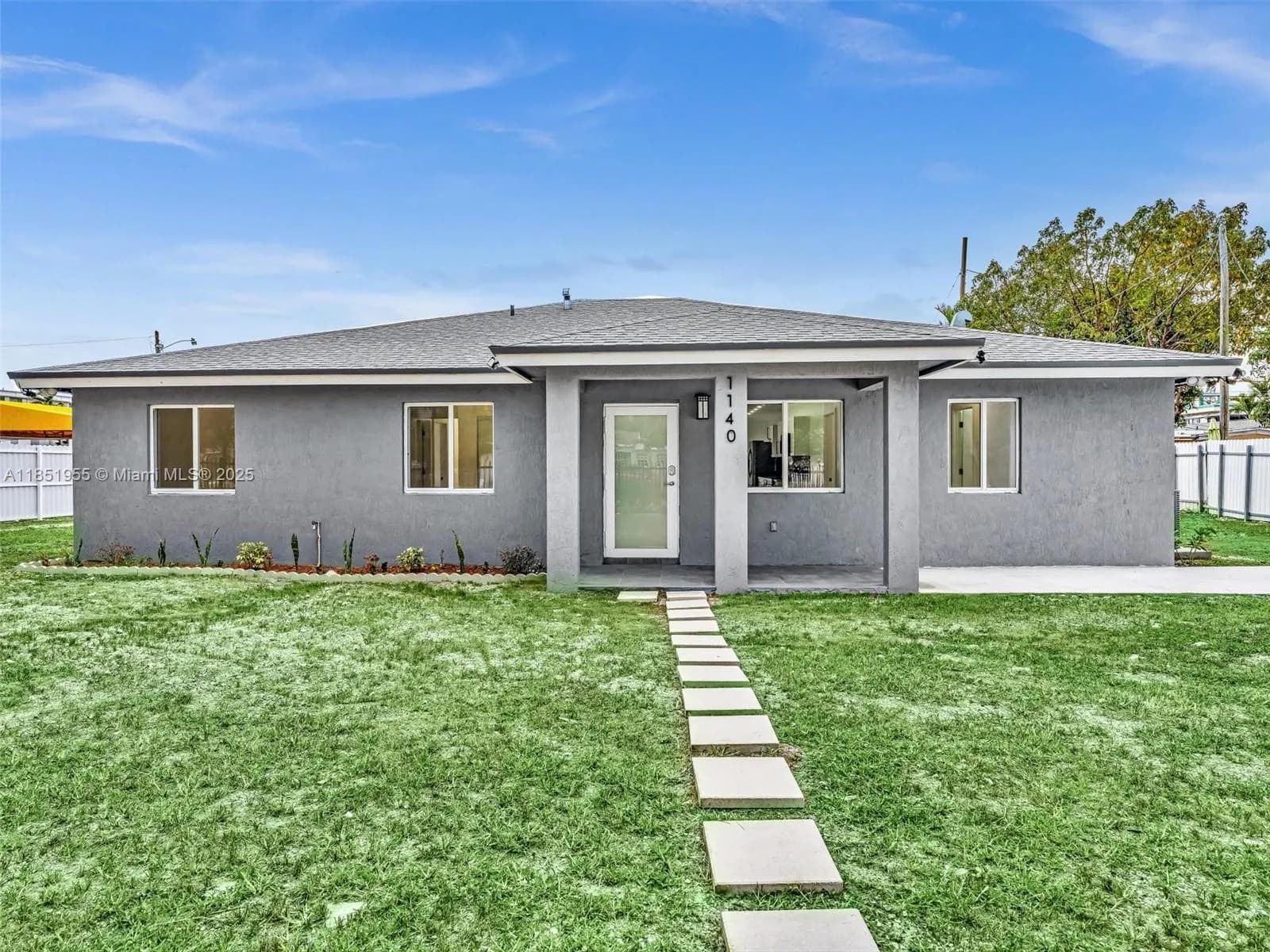 1140 NE 139th St, North Miami FL 33161