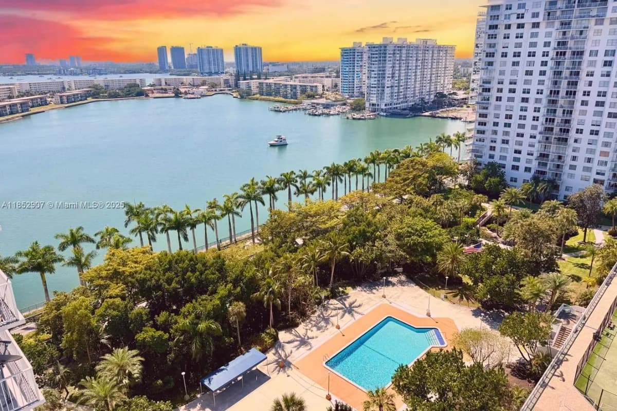 2851 NE 183rd St # 1706E, Aventura FL 33160