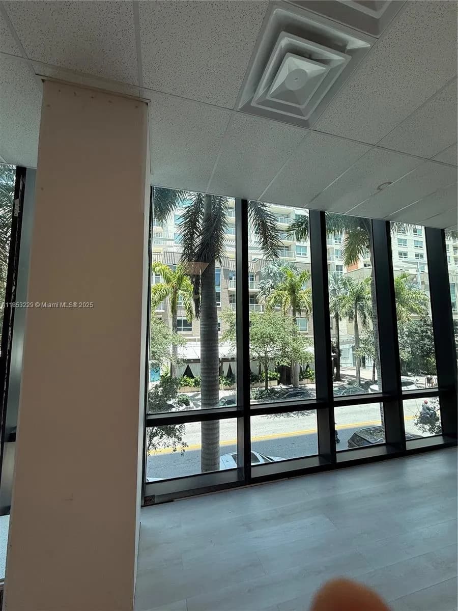 125 NE 32nd Street suite E1, Miami FL 33137