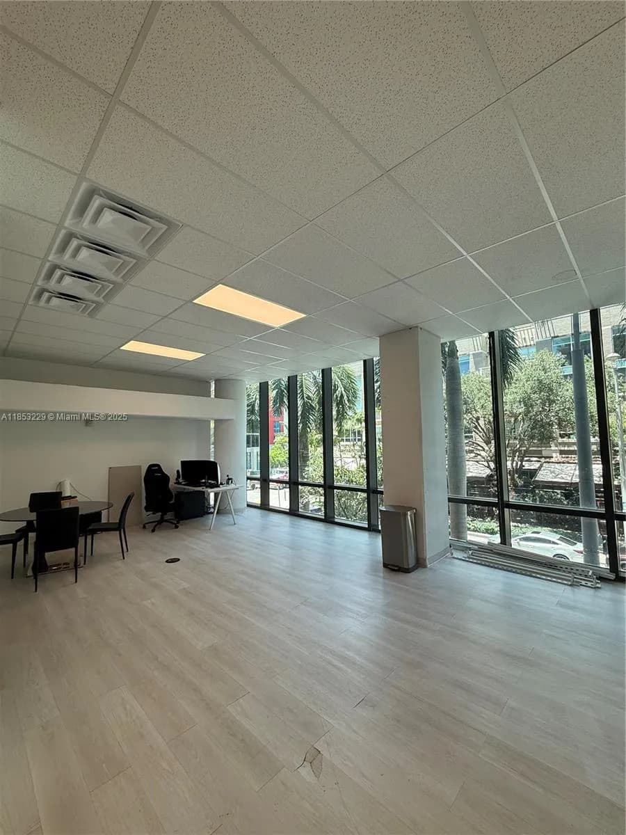125 NE 32nd Street suite E1, Miami FL 33137