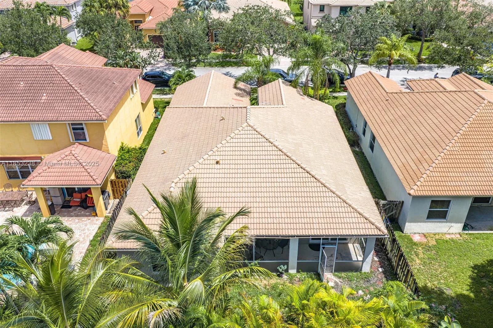 19138 Stonebrook St, Weston FL 33332