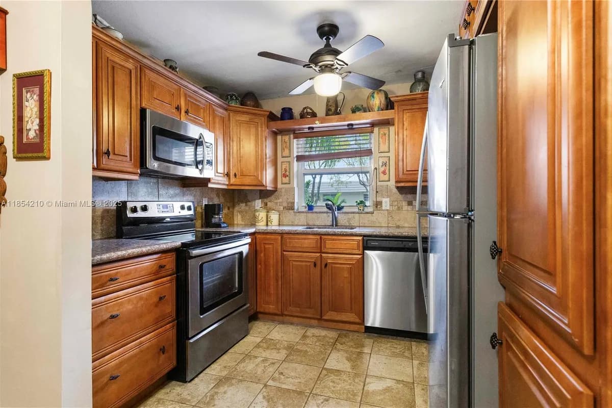 1425 Arthur St # 205A, Hollywood FL 33020