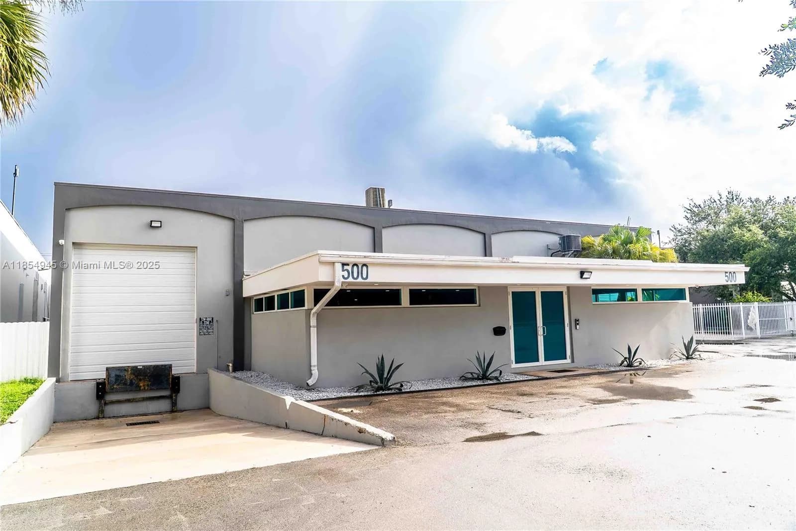 500 W 84th St, Hialeah FL 33014