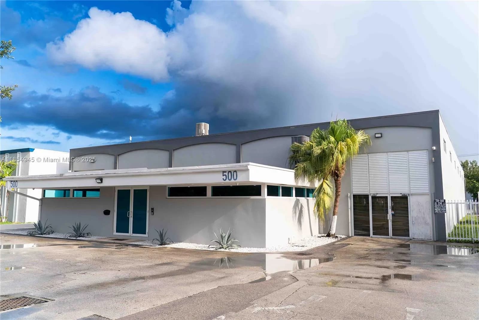 500 W 84th St, Hialeah FL 33014