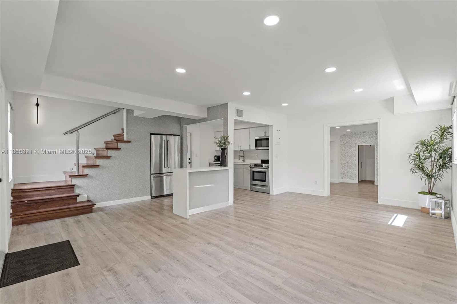 10401 NE 2nd Ave, Miami Shores FL 33138