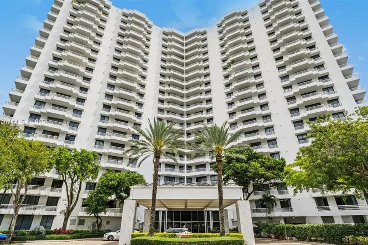 3300 NE 192nd St # 214, Aventura FL 33180