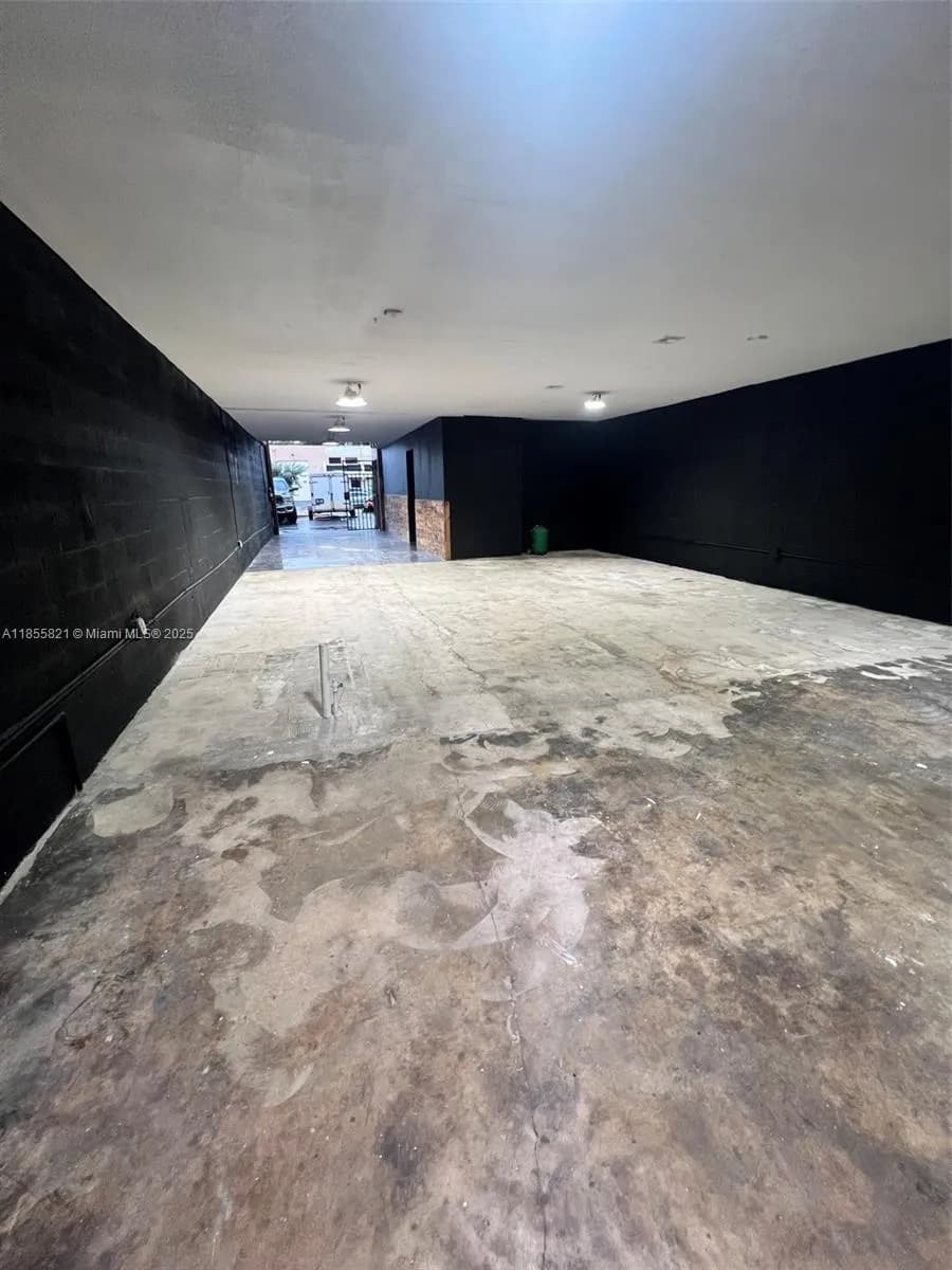 1657 W 40th St # 6, Hialeah FL 33012