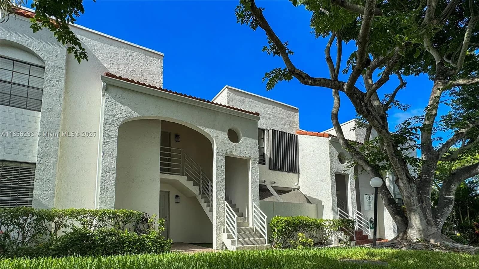 3570 Magellan Cir # 2, Aventura FL 33180