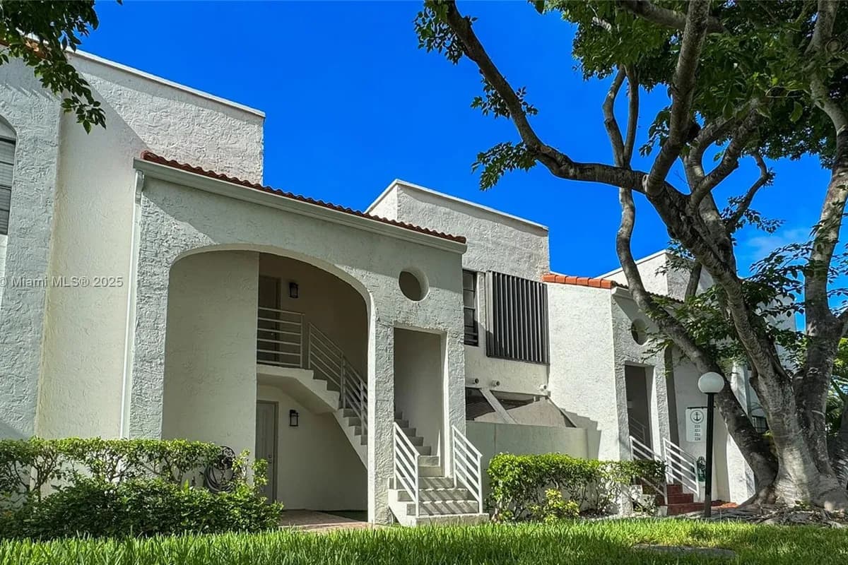 3570 Magellan Cir # 2, Aventura FL 33180