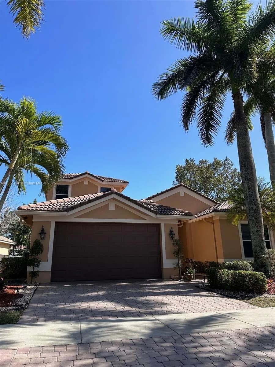 1831 Mariners Ln, Weston FL 33327