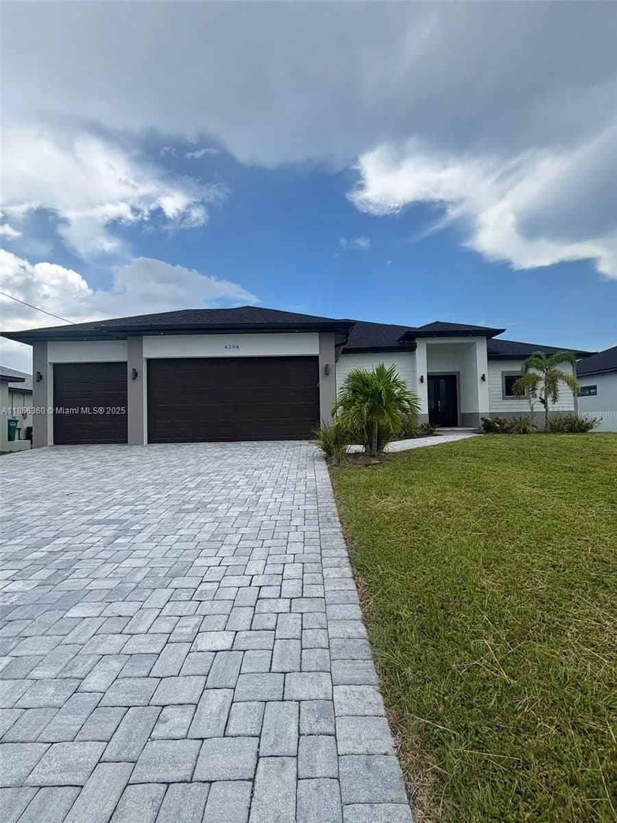 4304 NW 27th LN, Cape Coral FL 33993
