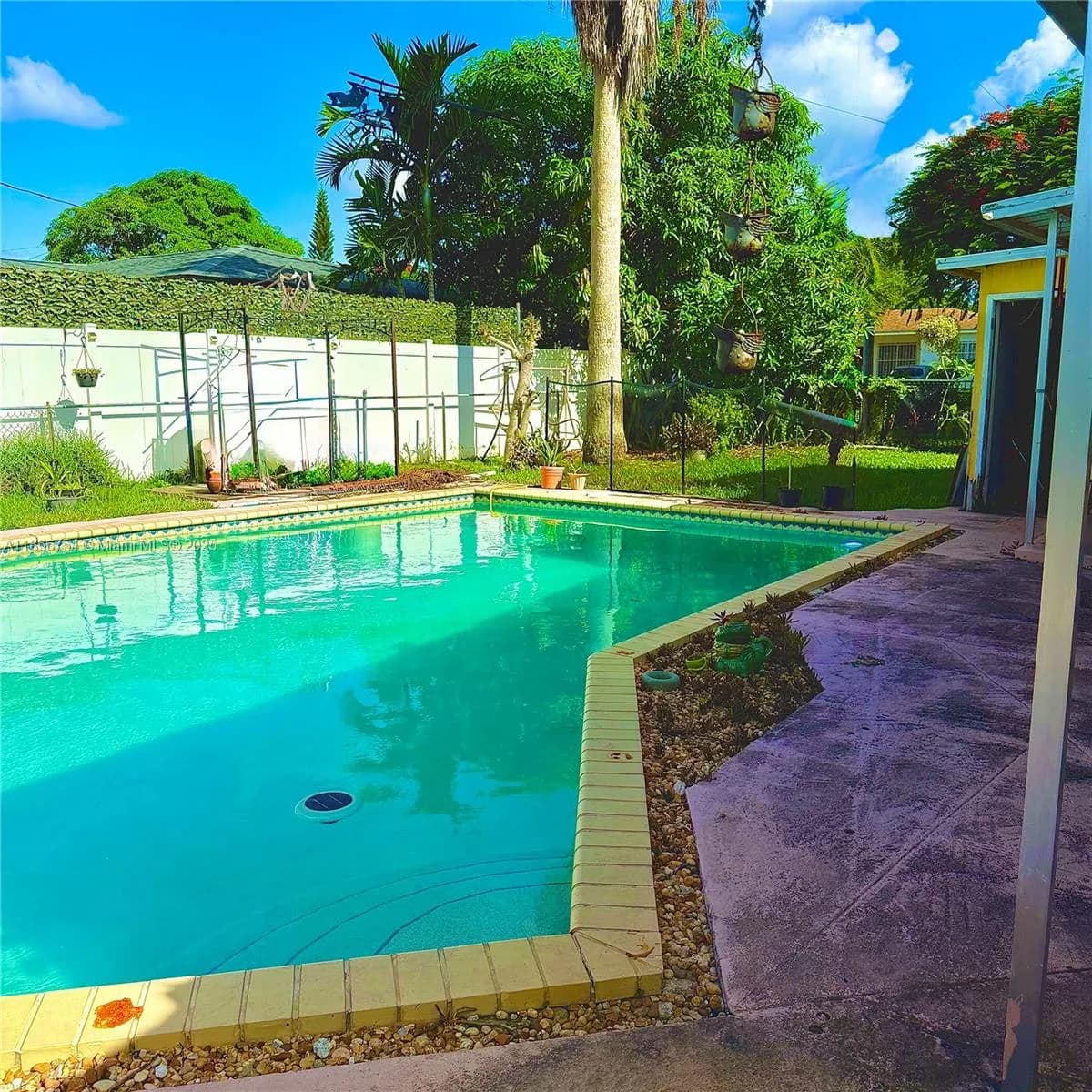 17001 NE 6th Ct, North Miami Beach FL 33162