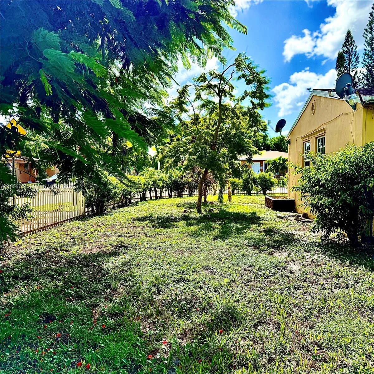 17001 NE 6th Ct, North Miami Beach FL 33162